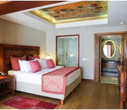 The Colony Hotel Residence Suit